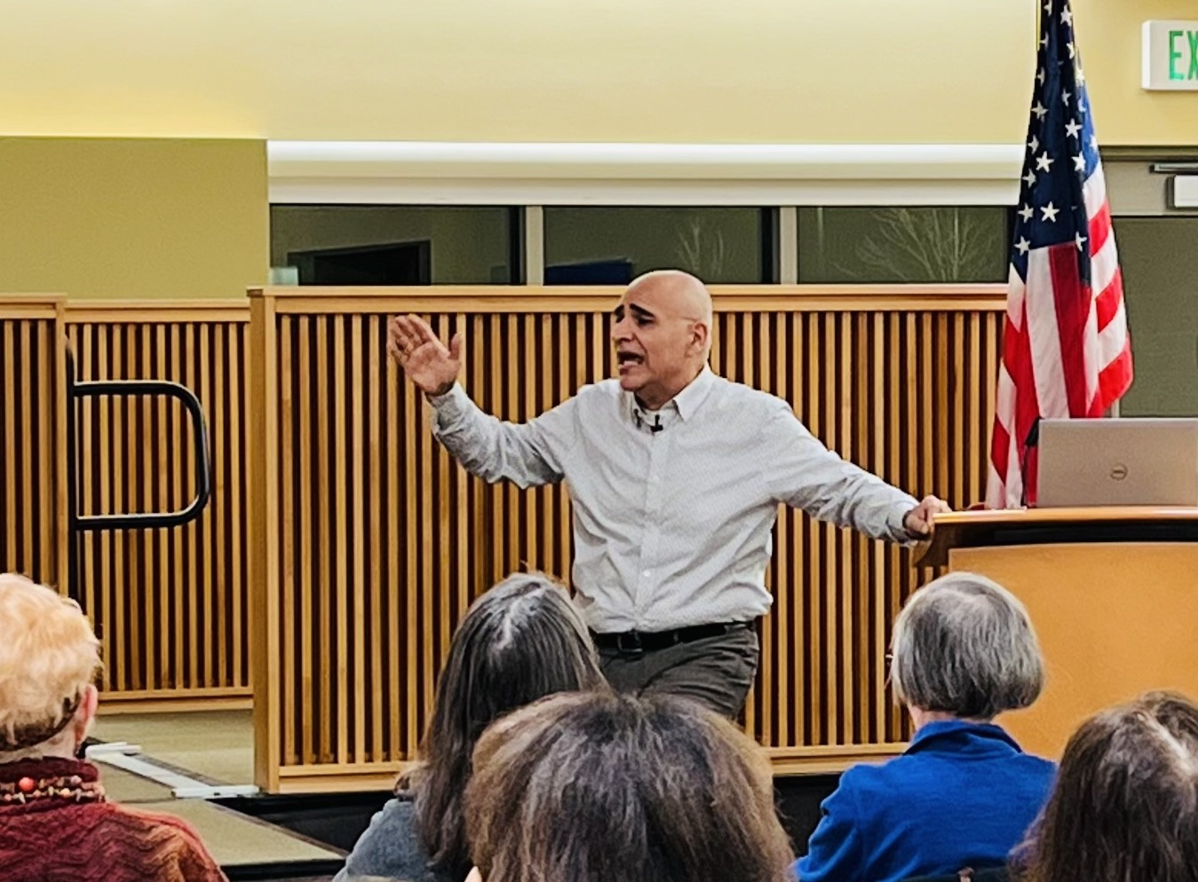 Gus Mondalek of Mondalek Consulting presents on real vs. fake news.