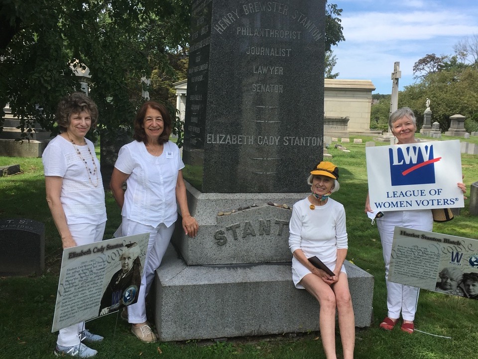 Woodlawn Cemetery Visit