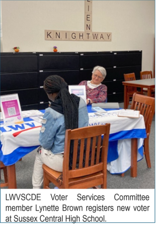 LWVSCDE member Lynette Brown registers new young voter.