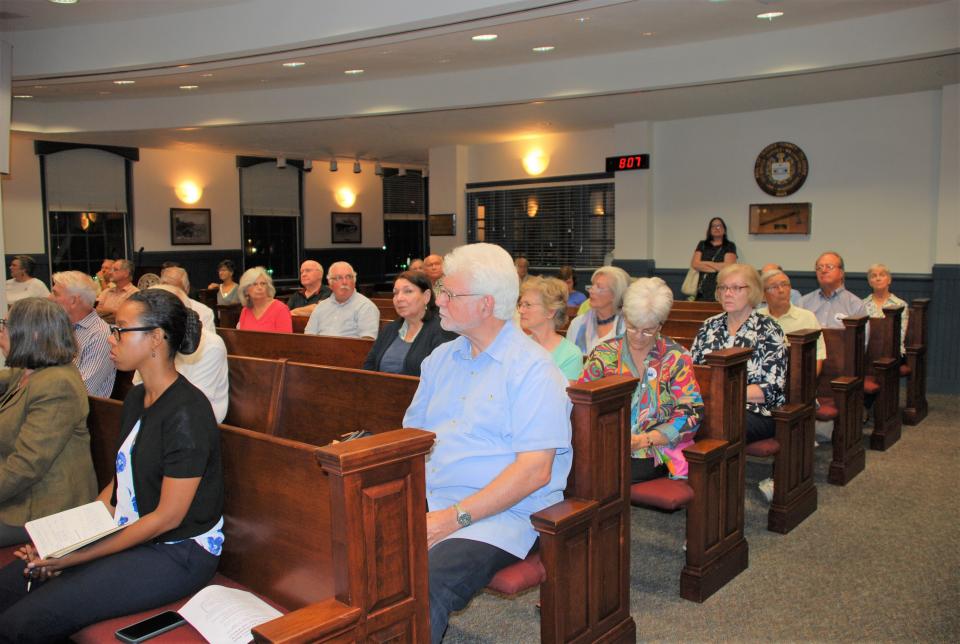 audience of recent Land Use Public Forum Photo of recent Land Use Public Forum