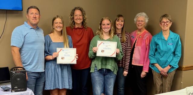 2025 Scholarship winners, family and committee chairs