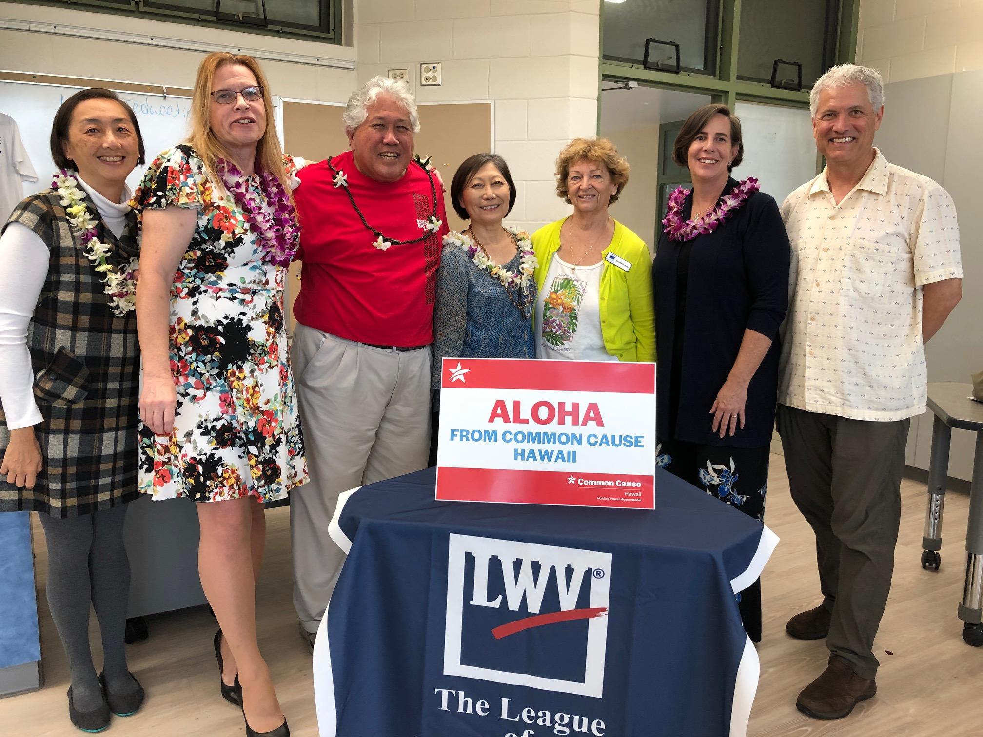 FORUM LWVHC Party Forum in Waimea Group Shot 200111