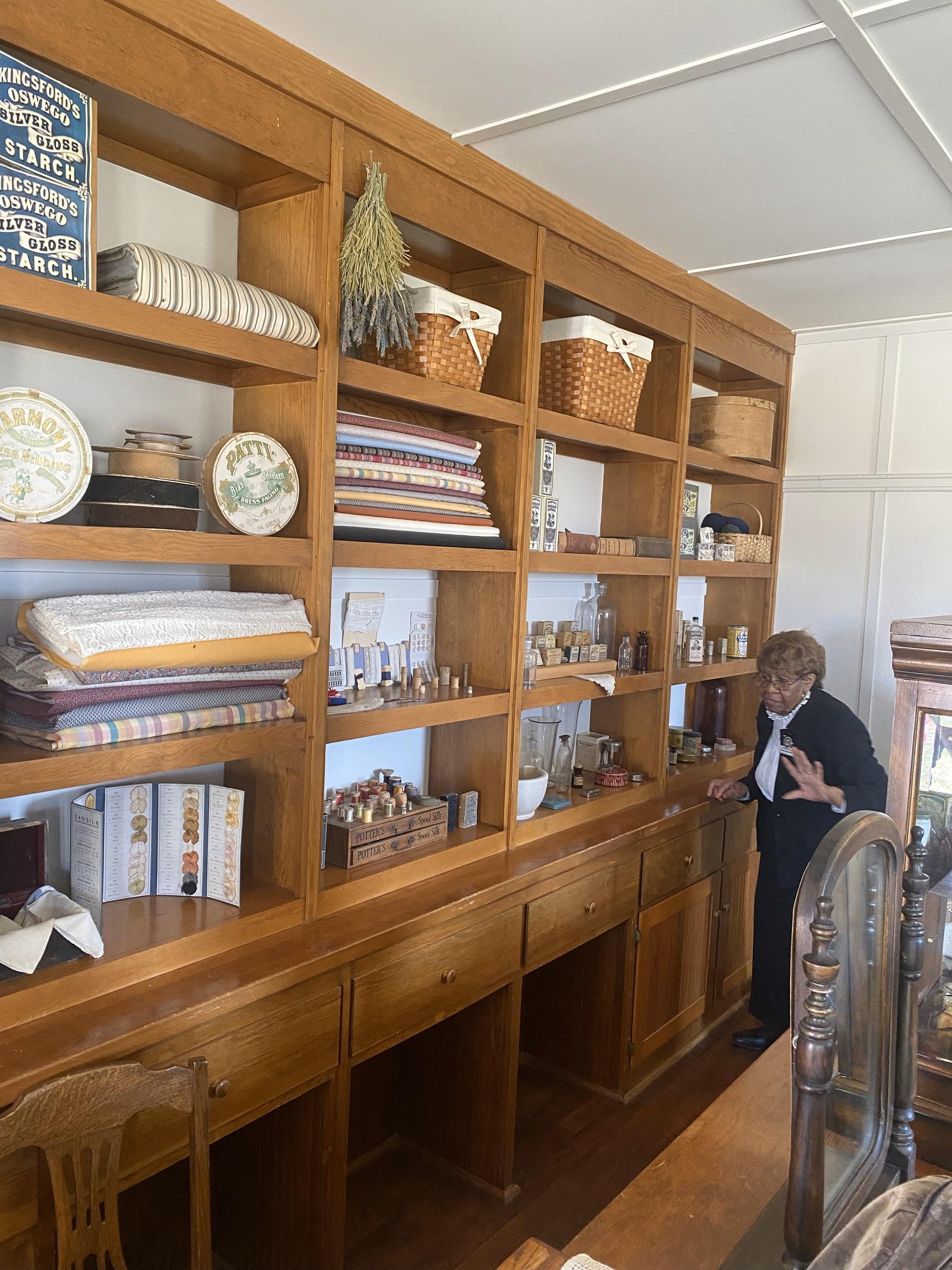 Docent in General Store