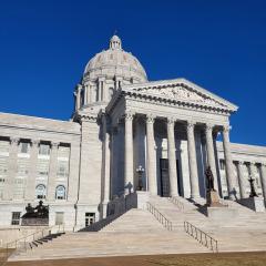 the_capitol_building_in_jefferson_city.jpg