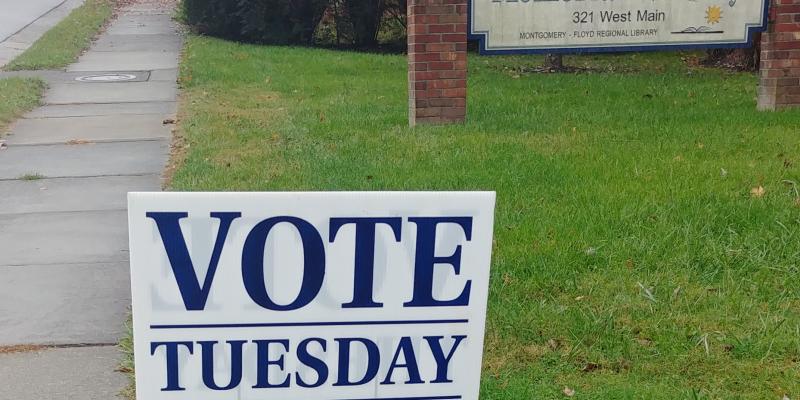 "vote" sign in Floyd