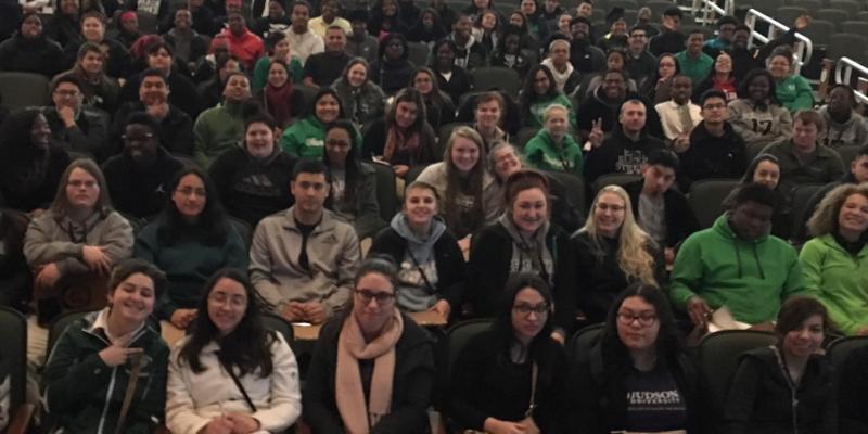 Registering Young Voters ... Registering young voters ...